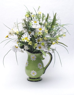 DaisiesInDaisyPitcher